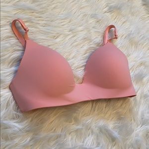 Victoria’s Secret BRAND NEW 34D No Wire Bra